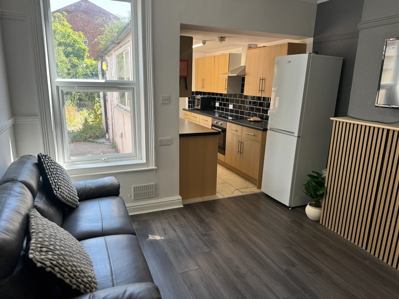 SPARE ROOM in a 4bed student house - Thumbnail 20